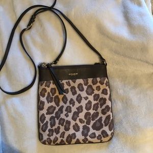 Coach crossbody with leopard 💛